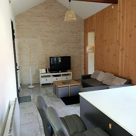 Vila T3 Refait A Neuf, Patio, Wifi Et *